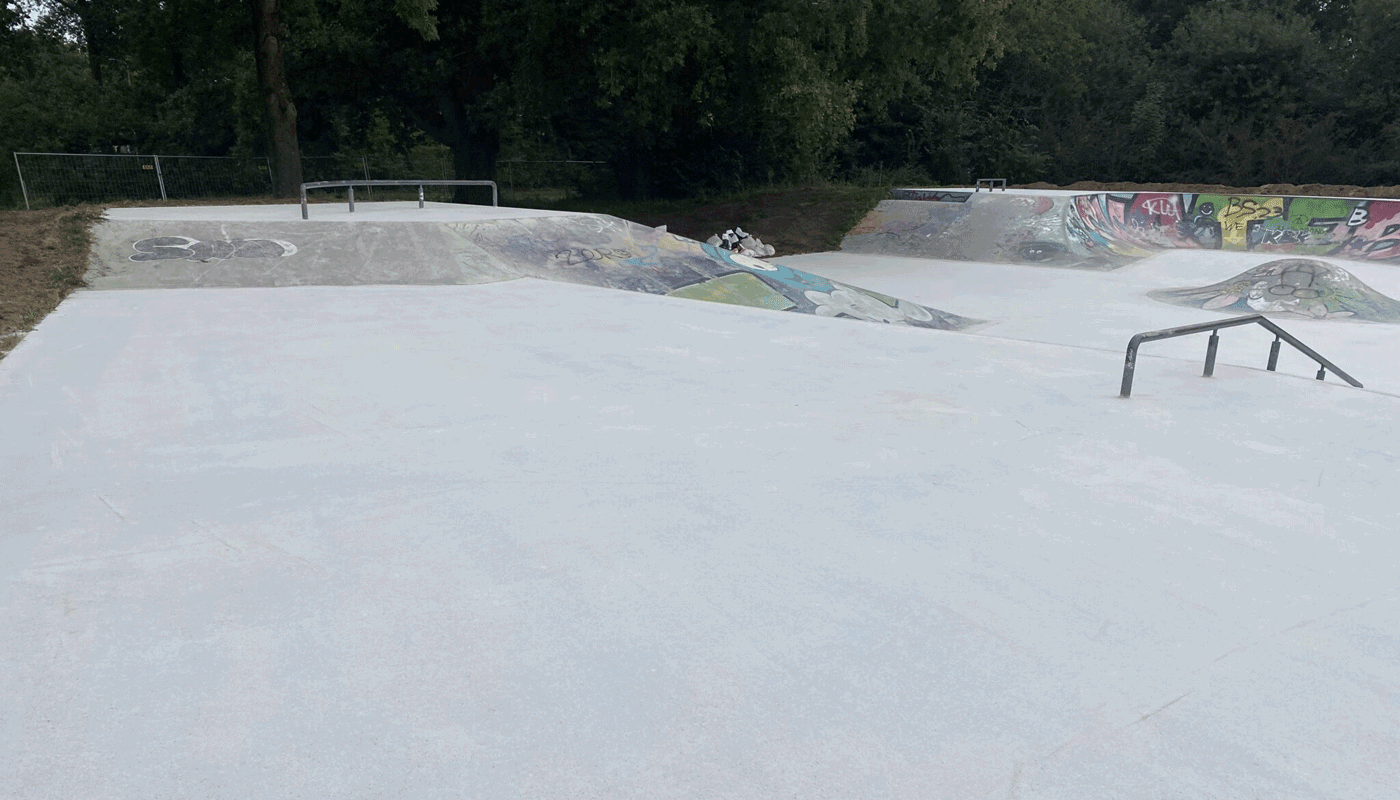 geschuurd-en-gepolijst-beton-skatebaan